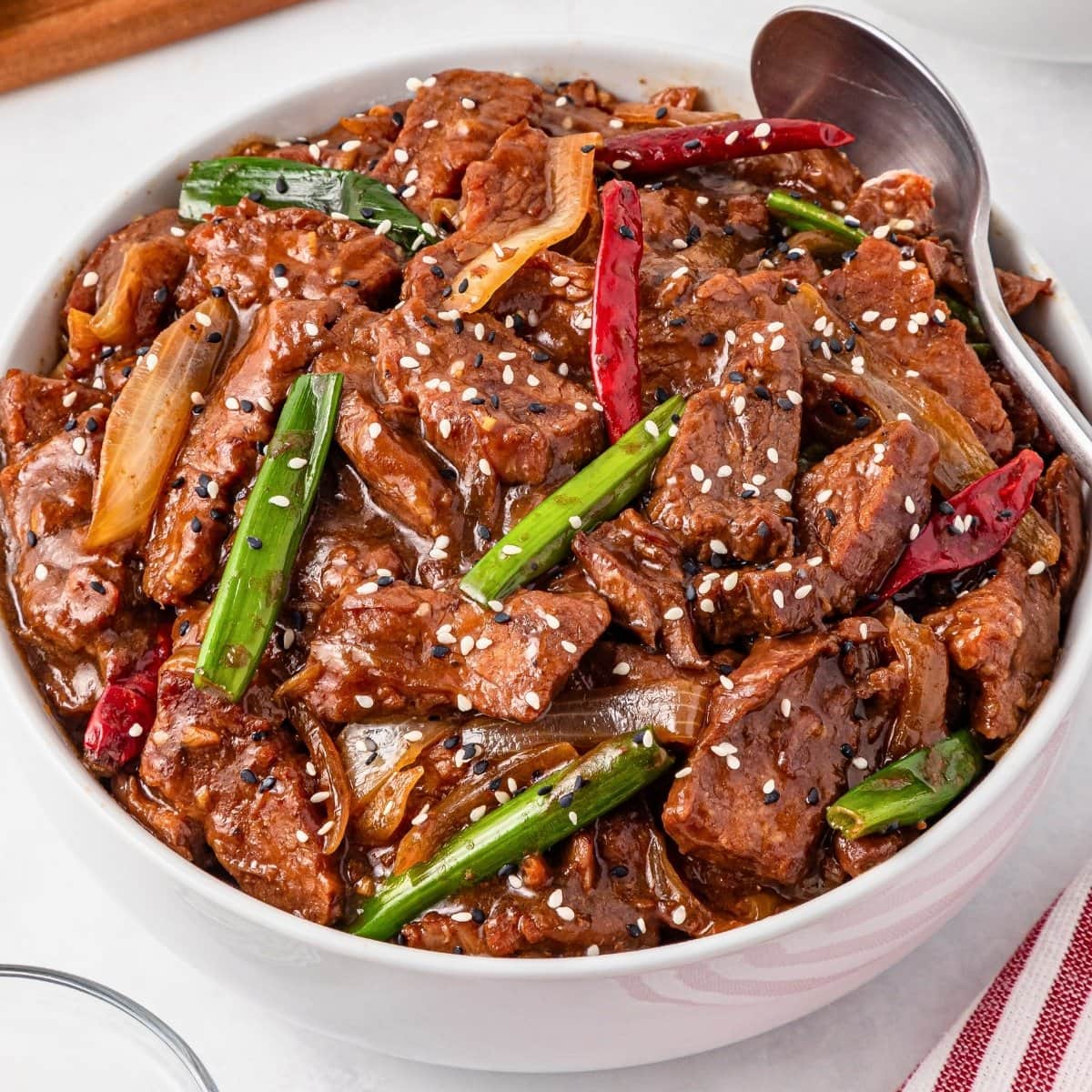 Melt-in-Your-Mouth Slow Cooker Mongolian Beef: Hands-Off Meal